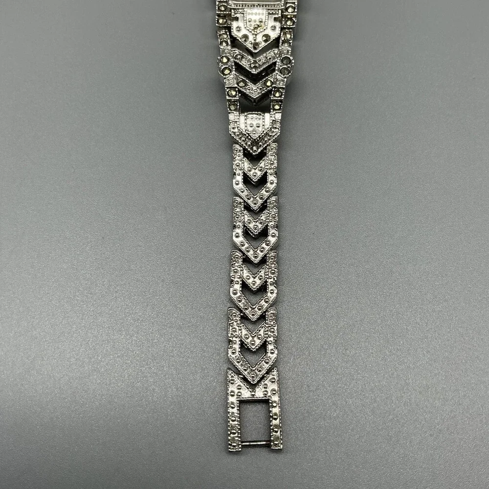 Vintage Oleg Cassini Womens Watch 18mm Marcasite Silver Tone New Battery 7.25